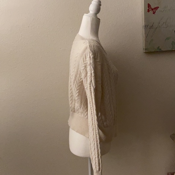 White Cozy knitted sweater - Picture 2 of 3